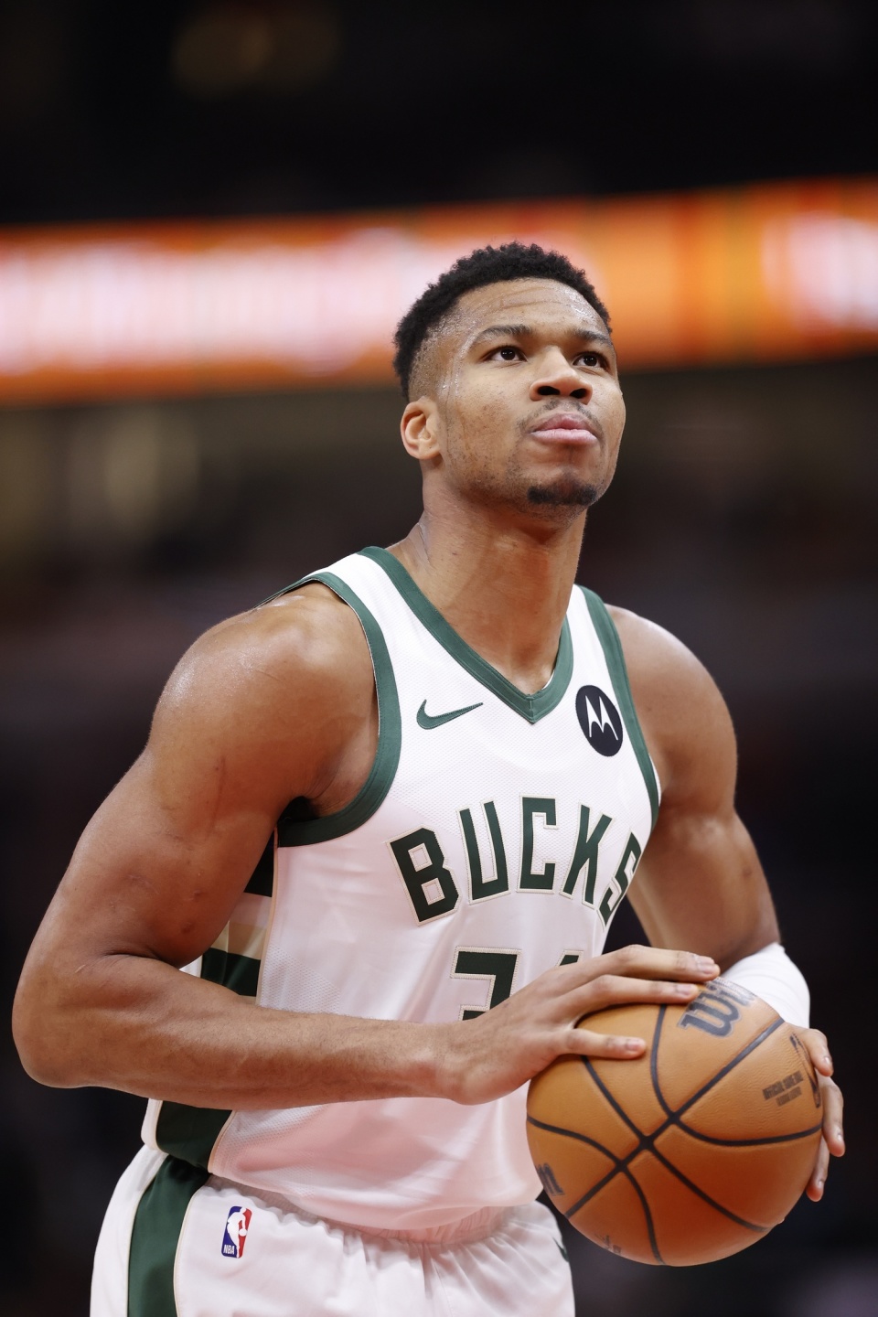 东体：省超想持续火爆应提高技战术、制度联赛化、培养年轻人（东体：省超要持续走红，须提升技战术、推进联赛化管理并加大年轻球员培养）