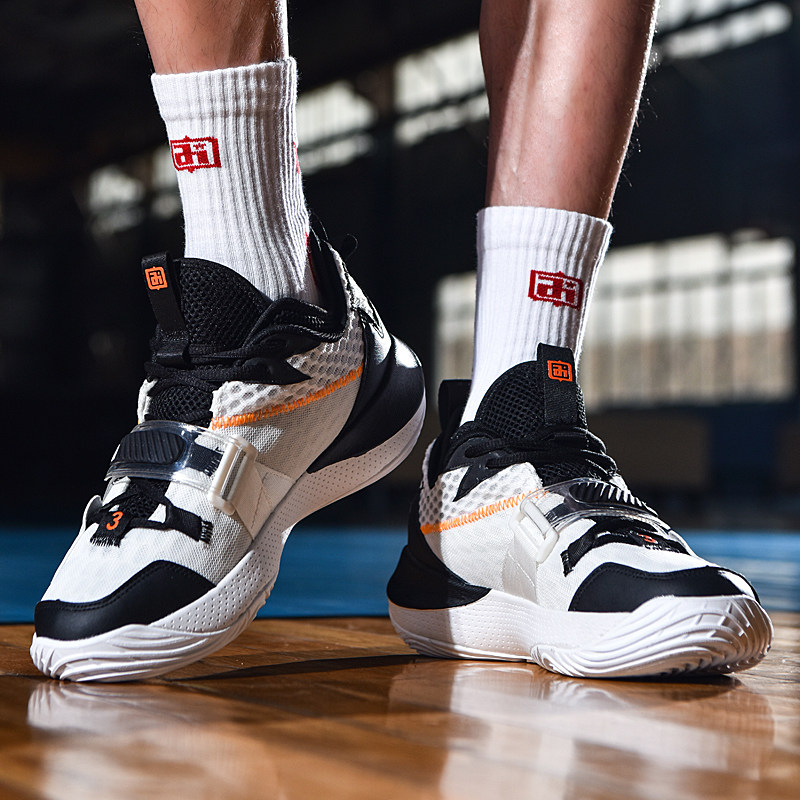 意甲第13轮纪律报告：阿莱格里对裁判出言不逊染红被停赛一场（意甲第13轮纪律通报：阿莱格里因对裁判出言不逊被红牌罚下，停赛一场）