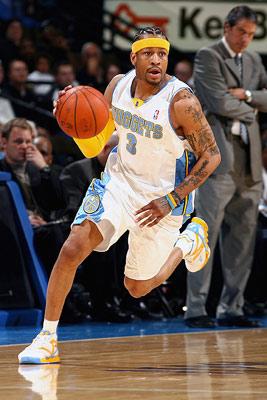 记者：莱奥周二接受核磁共振检查，结果显示无肌肉损伤（记者：莱奥周二完成核磁检查，未发现肌肉受损）