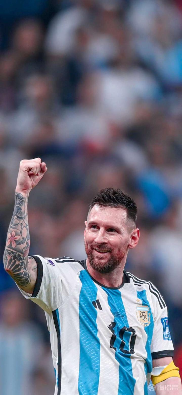 基本锁定世界杯席位，哈兰德和挪威队友赛后在更衣室激情庆祝（世界杯门票基本到手，哈兰德与挪威队友赛后在更衣室狂欢）