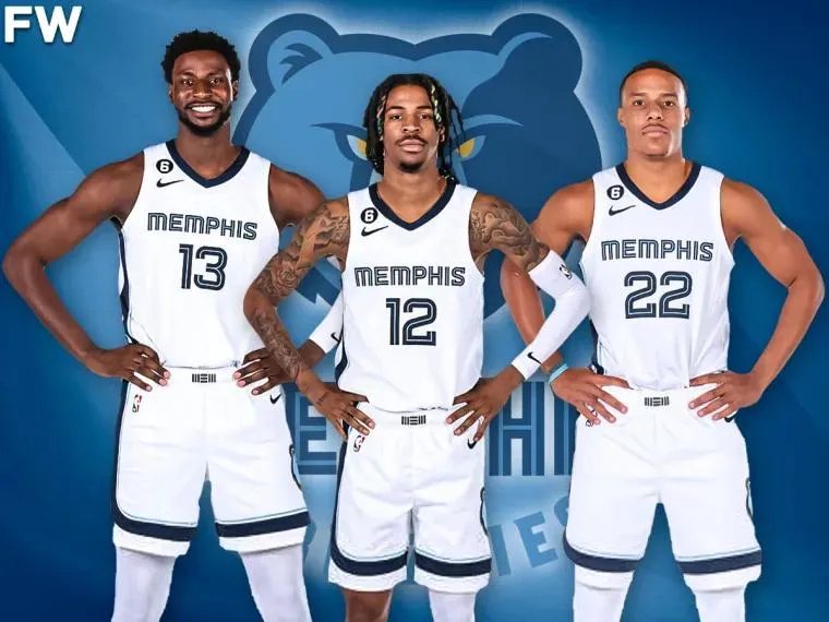 云南玉昆祝贺铜梁龙冲超：对从业余联赛起步的艰辛感同身受（云南玉昆祝贺铜梁龙冲超成功：同为业余起步，深知一路艰辛）