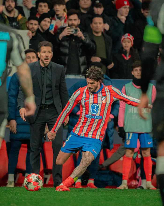 鲁尔：多特尚未联系昆滕-廷贝尔，球员在规划下一步生涯