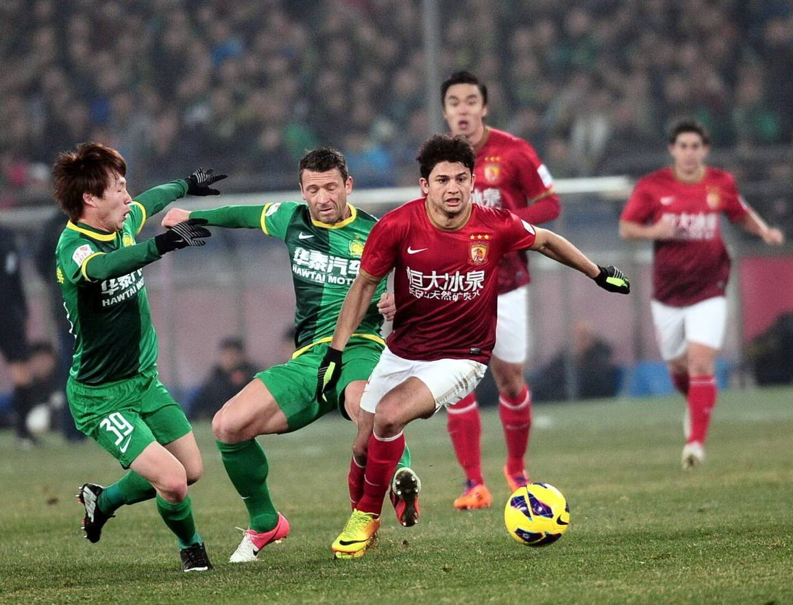 卡尔德隆：不希望皇马上市，因为那样皇马就不再由会员掌控了（卡尔德隆：反对皇马上市，担心会员失去控制权）