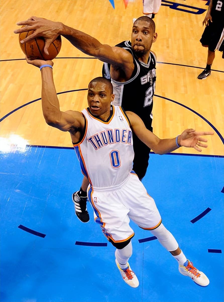 武汉女足1-1纳萨夫女足，唐涵造乌龙，马君失点，奥乌苏失空门（武汉女足1比1战平纳萨夫女足：唐涵逼出乌龙，马君点球失手，奥乌苏空门错失良机）