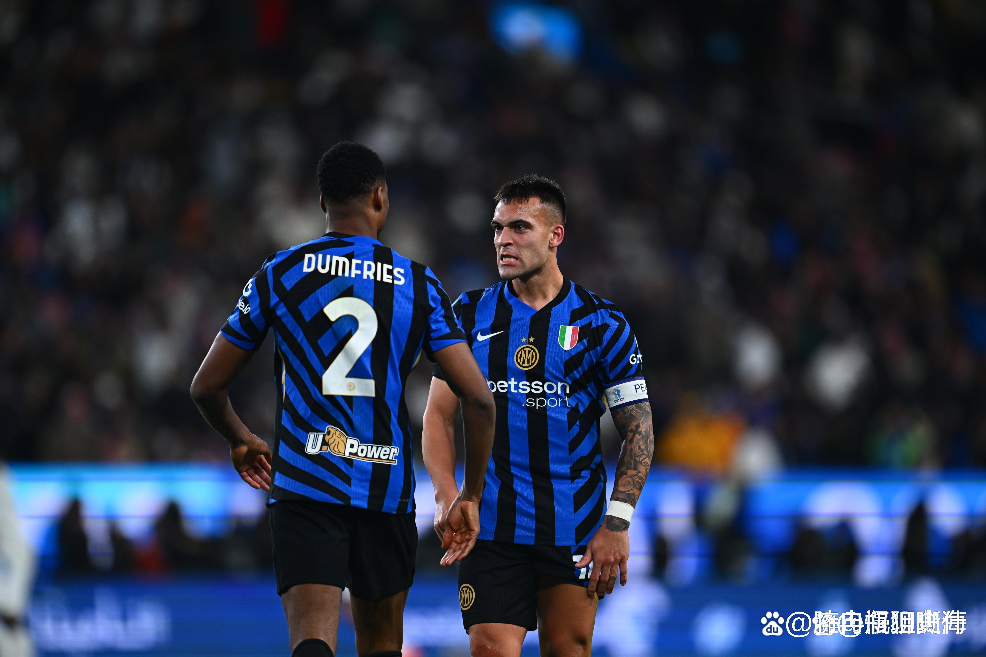 塞维利亚官方：谴责德比战球迷投掷物品行为，正配合警方调查（塞维利亚官宣：谴责德比战球迷投掷行为，正与警方配合调查）